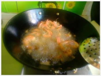 椒盐基围虾的做法步骤4