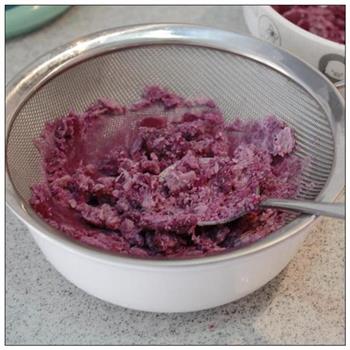 紫薯山药豆沙月饼的做法步骤4