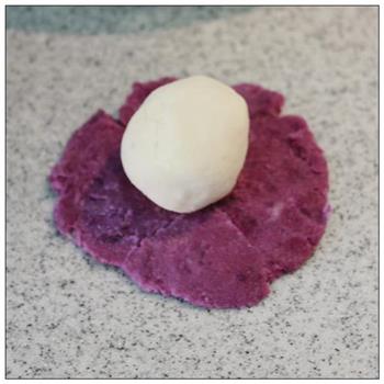 紫薯山药豆沙月饼的做法图解7