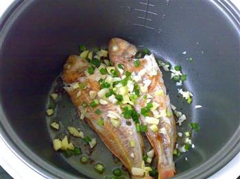 姜葱煎海鱼的做法步骤7