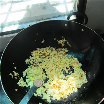 蛋黄米虾炒饭的做法步骤7