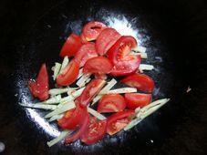 番茄炒豆泡丝的做法步骤4