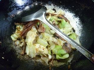 豆豉鲮鱼炒包心菜的做法图解9