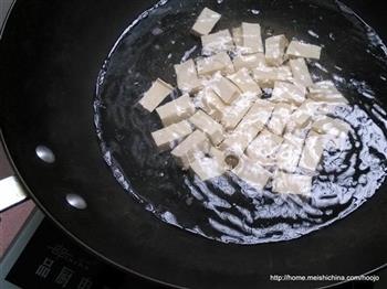 黄骨鱼炖豆腐的做法图解2