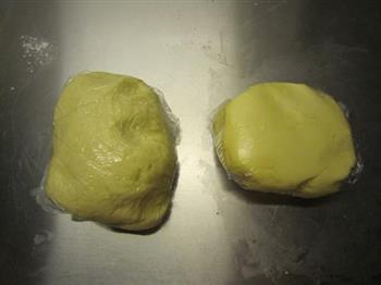 蛋黄酥的做法步骤3