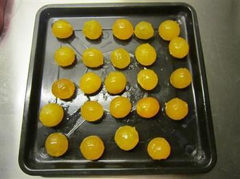 蛋黄酥的做法步骤4