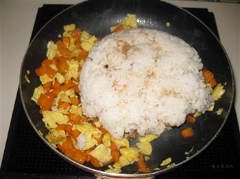 胡萝卜蛋炒饭的做法步骤8