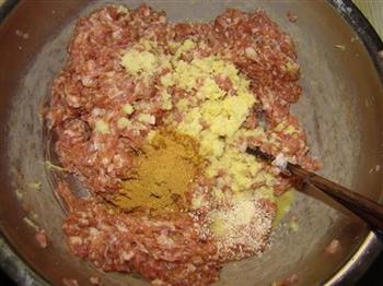 瓠瓜鲜肉锅贴的做法步骤5