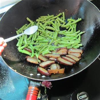菜梗子炒东坡肉的做法步骤5