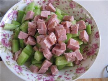 黄瓜拌午餐肉的做法步骤4