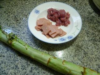 火腿片里脊肉炒莴笋的做法步骤1