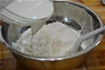 椒盐火腿葱花卷的做法步骤3