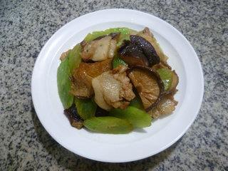 香菇莴笋炒肉片的做法步骤13