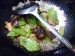 香菇莴笋炒肉片的做法图解9