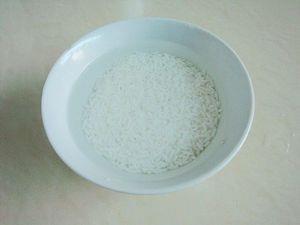 白菜花生米粥的做法图解1