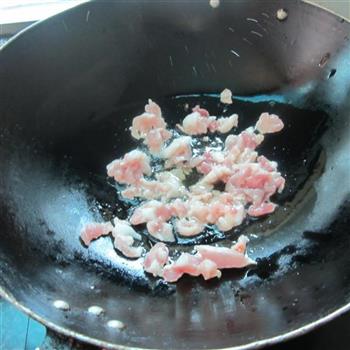 蒜片红椒咸豆角炒肉的做法步骤3