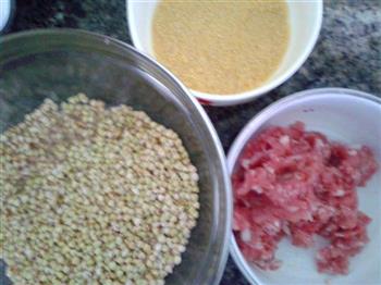 荞麦小米肉末粥的做法步骤1