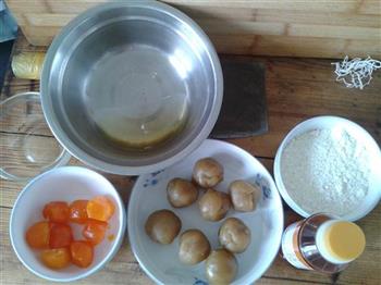 广式白莲蓉蛋黄月饼的做法步骤1