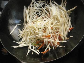 茭白胡萝卜炒肉丝的做法步骤6