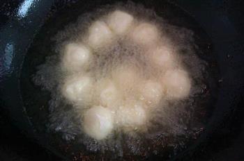 咸蛋黄焗土豆球的做法步骤4