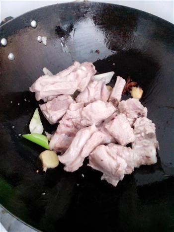 白萝卜海带排骨汤的做法步骤3