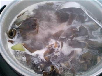 白萝卜海带排骨汤的做法步骤4