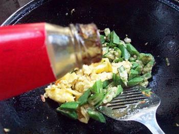 秋葵炒鸡蛋的做法步骤10