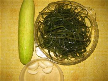 黄瓜拌海带丝的做法步骤1
