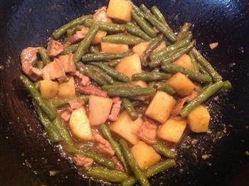 豆角土豆炖肉的做法步骤9
