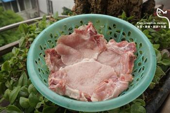 波罗蒂豆香煎猪排的做法步骤2