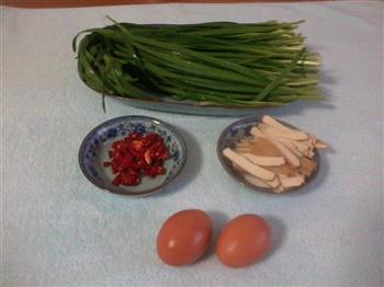 剁椒韭菜香干鸡蛋的做法步骤1