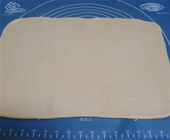 奶酪豆沙辫子面包的做法图解3