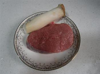 火龙果黑椒牛肉粒的做法步骤1