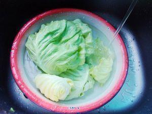 火腿月饼蔬菜汤的做法步骤2