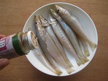 椒盐沙尖鱼的做法步骤1