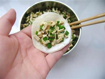 韭菜豆干蒸饺的做法步骤5