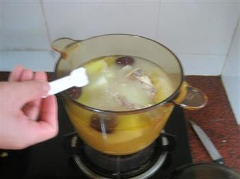 百合煲淮山鸡汤的做法步骤9