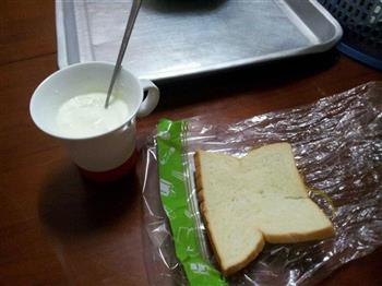 酸奶吐司DIY的做法步骤1
