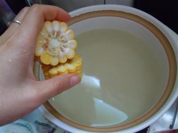 玉米大骨头汤的做法步骤5