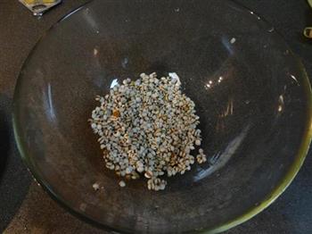 莲藕薏米排骨汤的做法步骤3