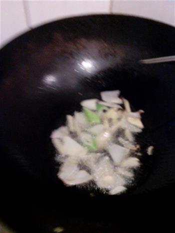 白萝卜丝蘑菇丸子汤的做法步骤3