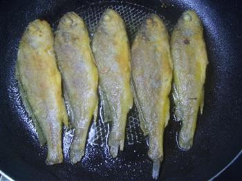 香煎黄花鱼的做法步骤4