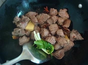 家常红烧牛肉的做法步骤3