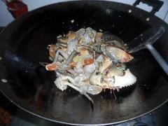 姜葱炒肉蟹的做法步骤5