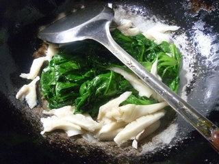 平菇炒菠菜的做法步骤6