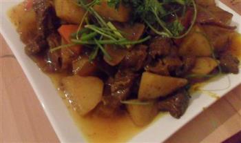 咖喱牛肉焖土豆的做法步骤5