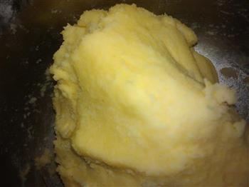 奶黄牛角包的做法步骤1