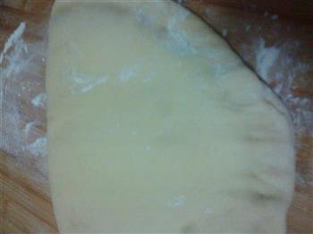 奶黄牛角包的做法步骤4