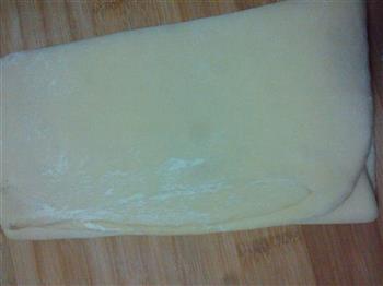 奶黄牛角包的做法步骤7