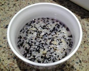 紫薯南瓜黑米粥的做法步骤2